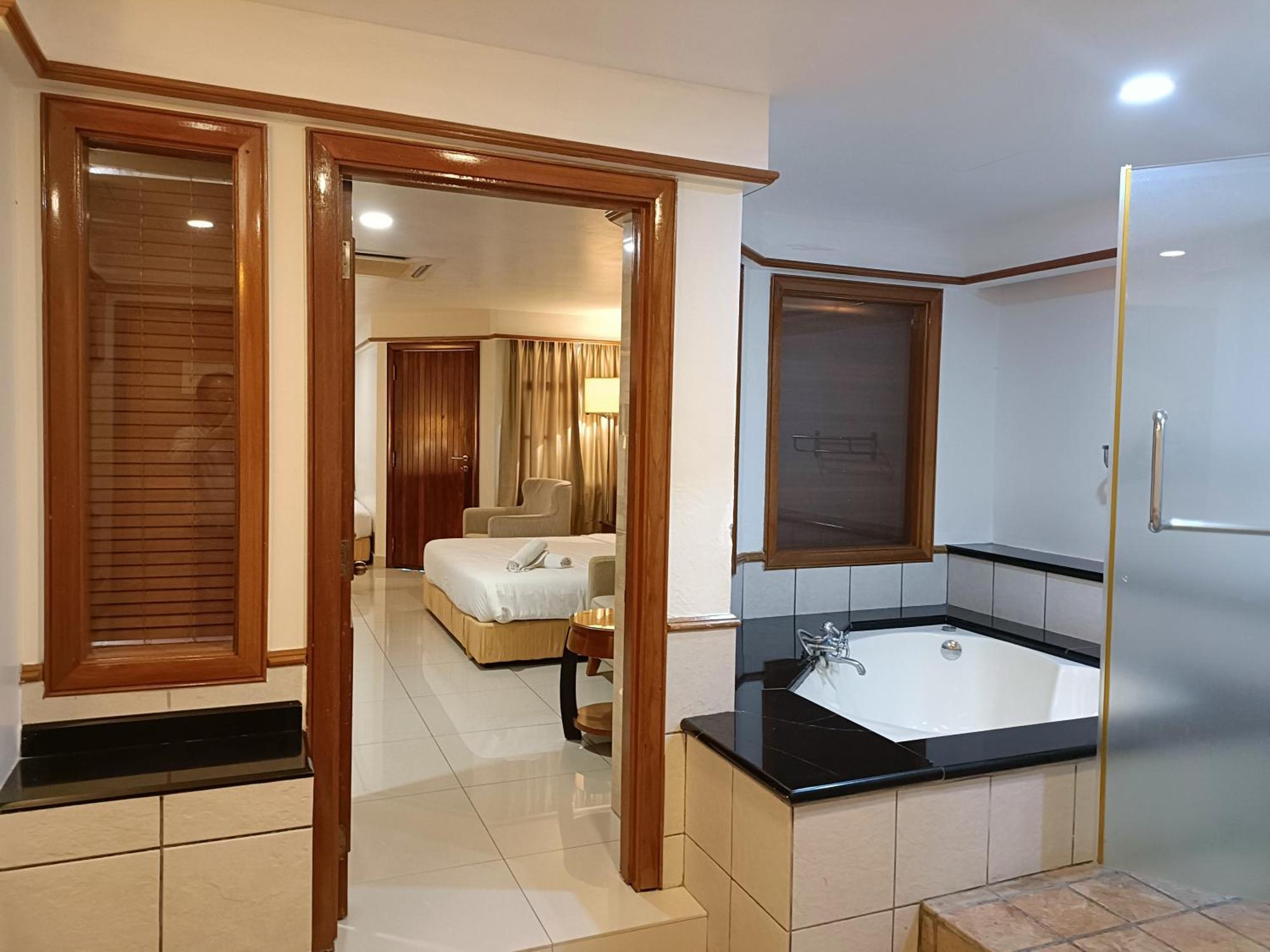 Pd Full Seaview Deluxe Aparthotel Port Dickson Exterior photo