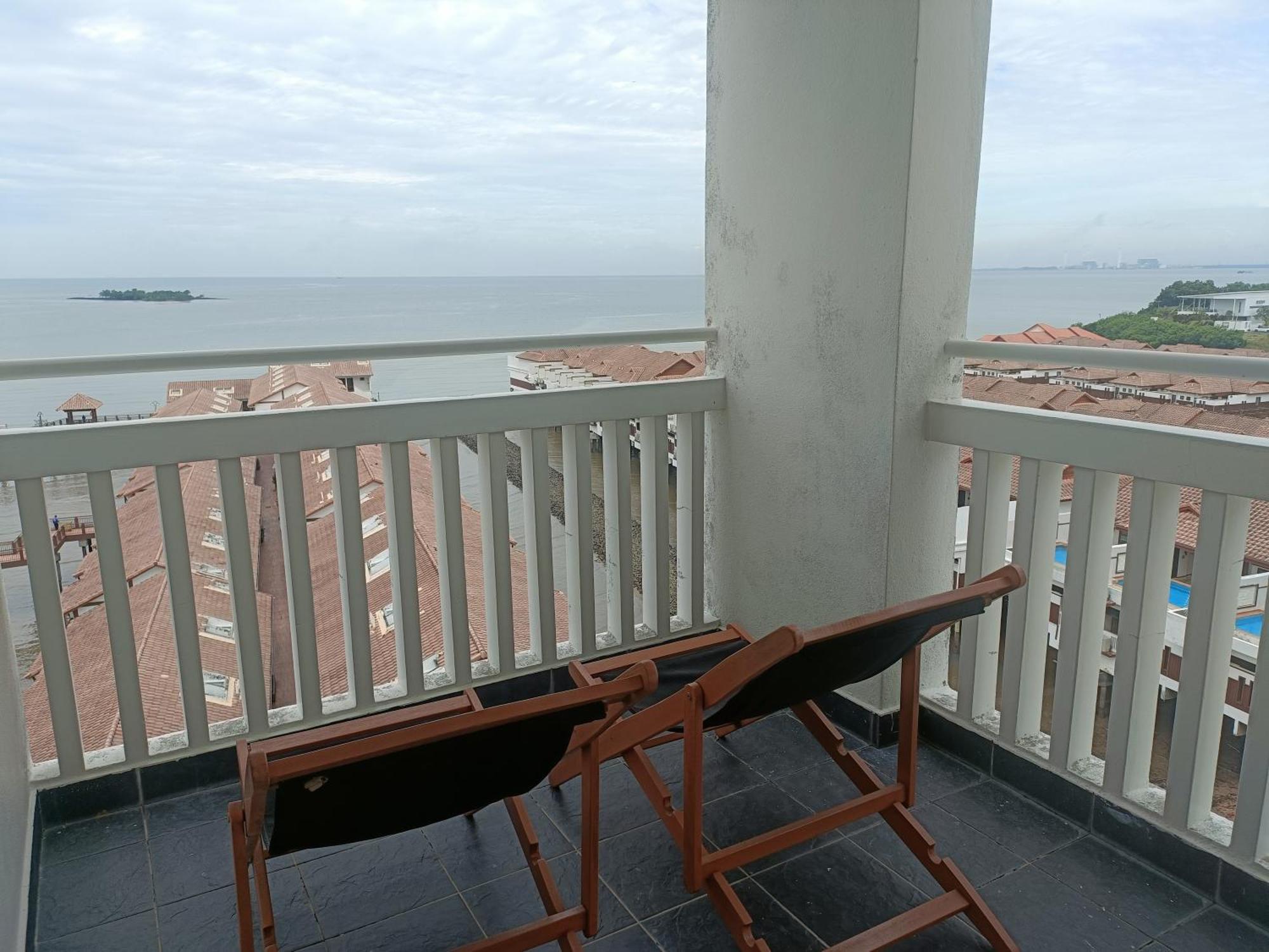 Pd Full Seaview Deluxe Aparthotel Port Dickson Exterior photo